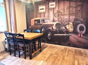 Le Vieux Tacot avec garage